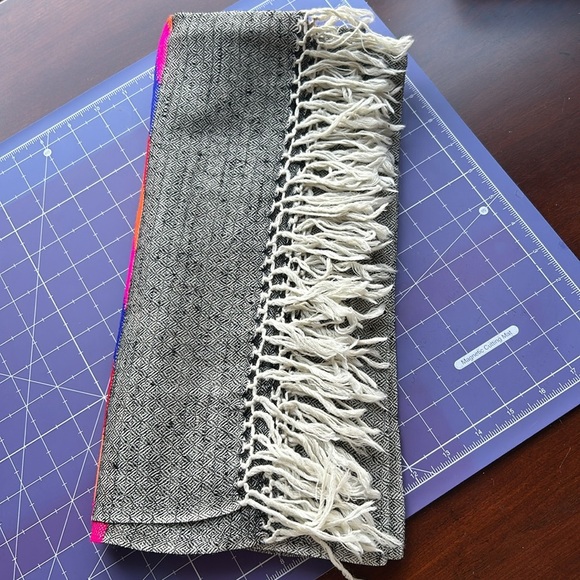 Clever Carriage Company Navaho print scarf 💯wool based artisan hand made wrap - Picture 13 of 14